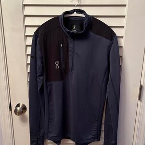 men’s navy / black ON RUNNING cold-weather outdoor running quarter-zip top [M]